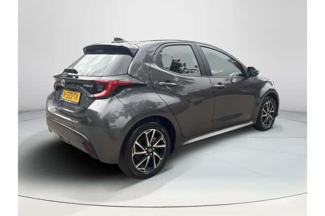 Toyota Yaris (2022) thumbnail 5