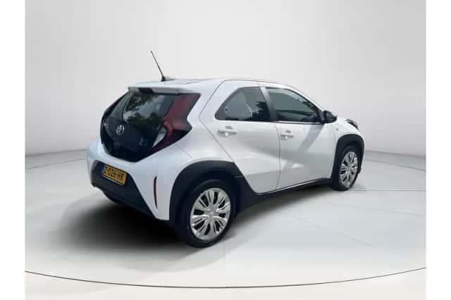 Toyota Aygo X (2024) thumbnail 4