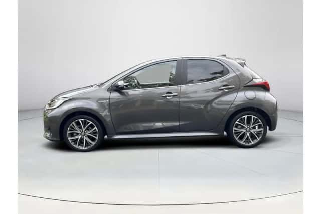 Toyota Yaris (2021) thumbnail 2