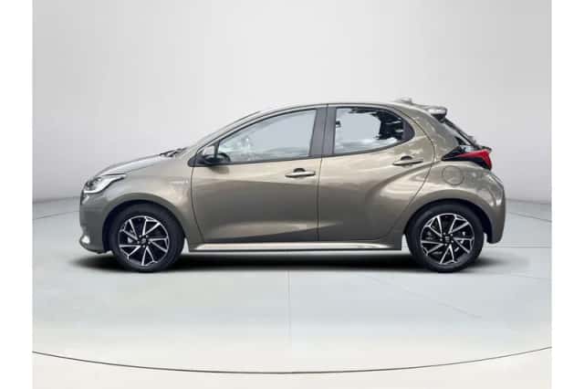 Toyota Yaris (2020) thumbnail 2