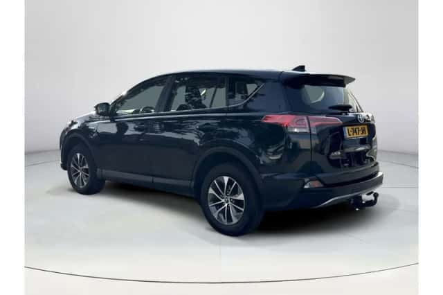 Toyota RAV4 (2018) thumbnail 3