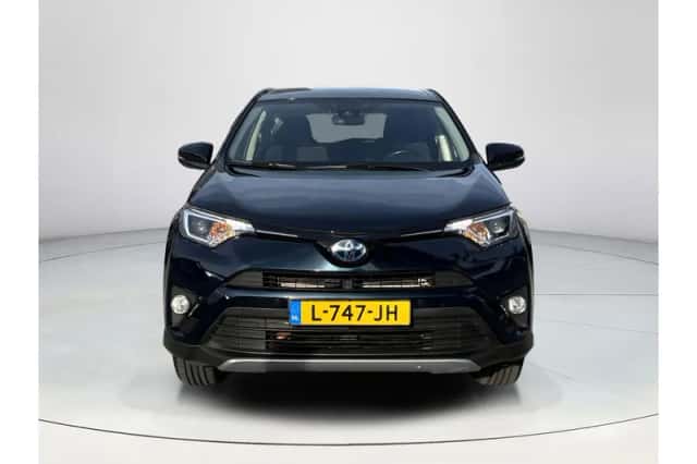 Toyota RAV4 (2018) thumbnail 5