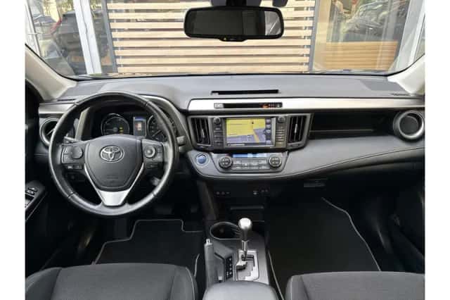 Toyota RAV4 (2018) thumbnail 6