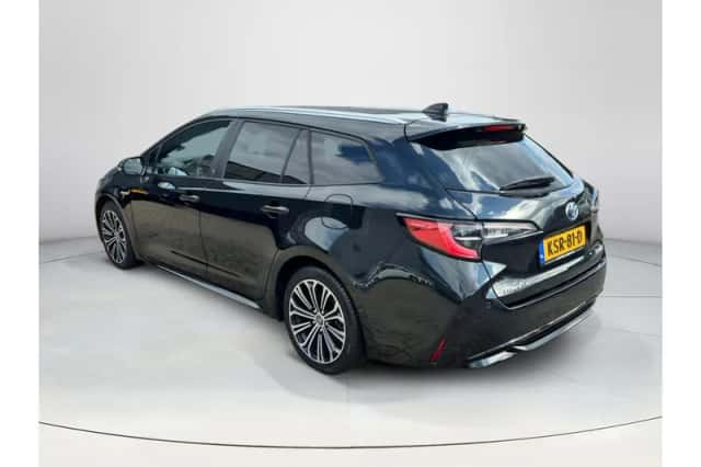Toyota Corolla (2022) thumbnail 3
