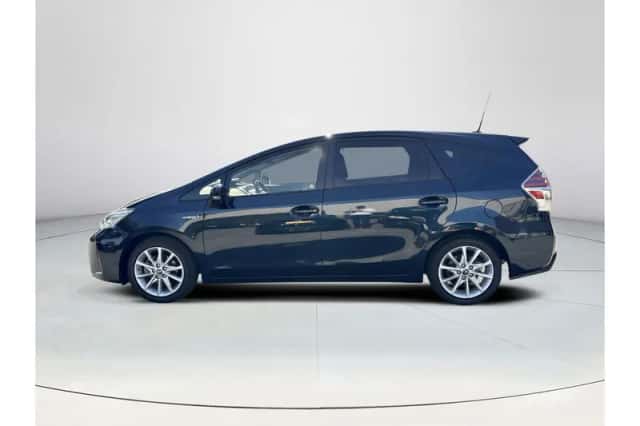 Toyota Prius (2019) thumbnail 2