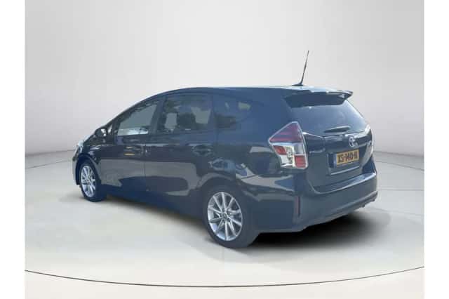 Toyota Prius (2019) thumbnail 3