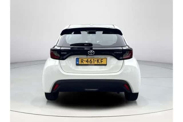 Toyota Yaris (2022) thumbnail 4