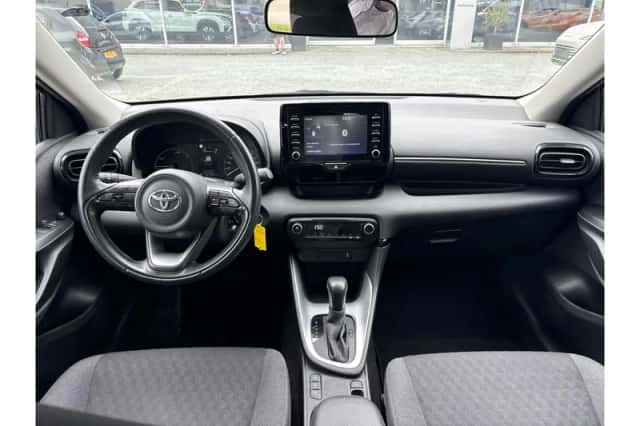 Toyota Yaris (2022) thumbnail 6