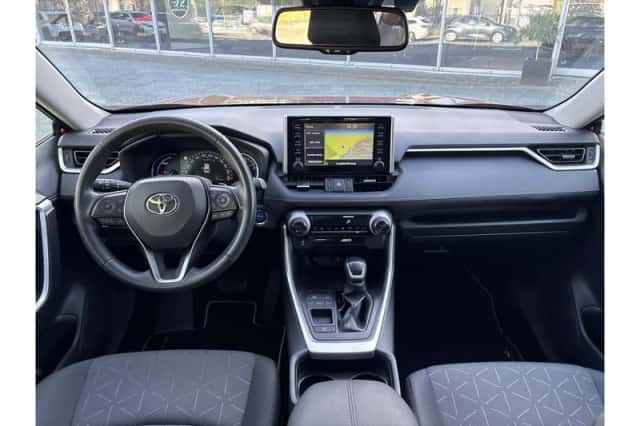 Toyota RAV4 (2020) thumbnail 6