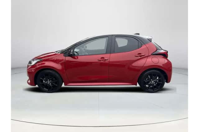 Toyota Yaris (2023) thumbnail 2