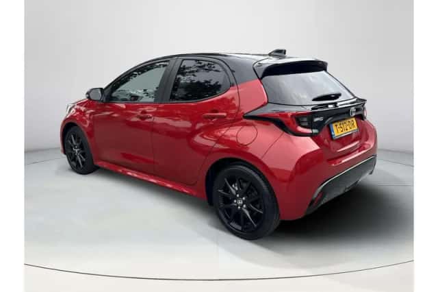 Toyota Yaris (2023) thumbnail 3