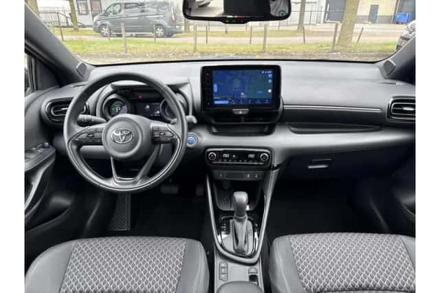 Toyota Yaris (2023) thumbnail 6