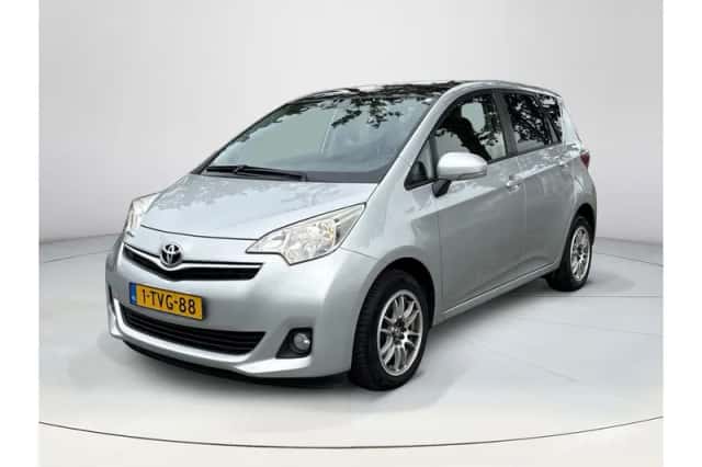 Toyota Verso S (2014) thumbnail 1