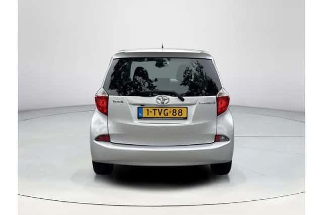 Toyota Verso S (2014) thumbnail 4