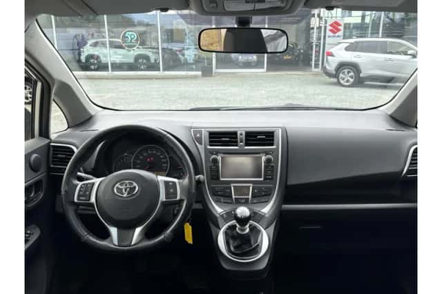 Toyota Verso S (2014) thumbnail 6