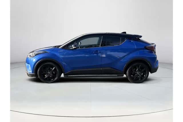 Toyota C-HR (2019) thumbnail 2