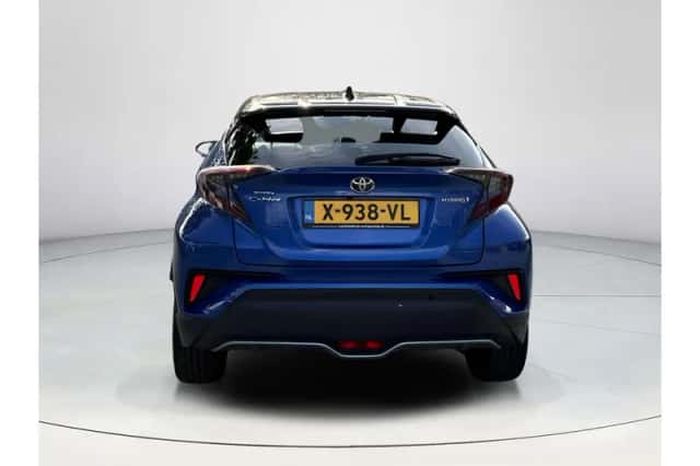 Toyota C-HR (2019) thumbnail 4