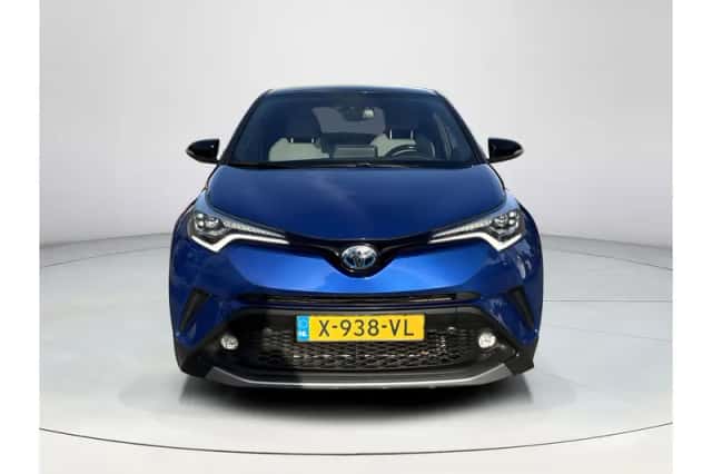 Toyota C-HR (2019) thumbnail 5