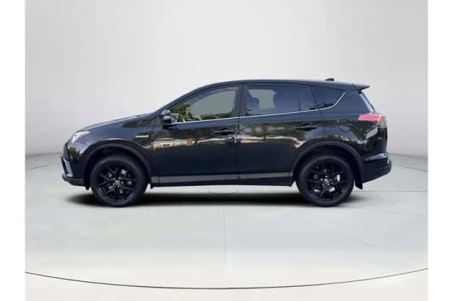 Toyota RAV4 (2018) thumbnail 2