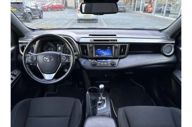 Toyota RAV4 (2018) thumbnail 6