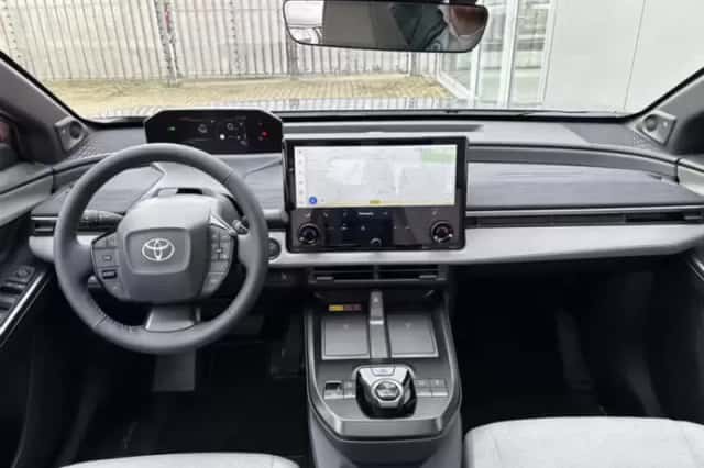 Toyota C-HR+ (2026) thumbnail 6
