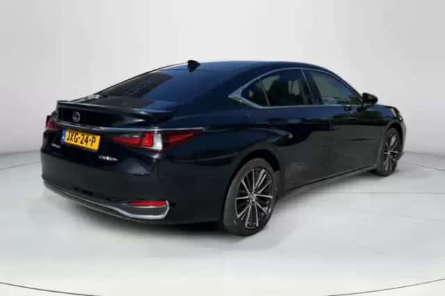 Lexus ES (2024) thumbnail 5