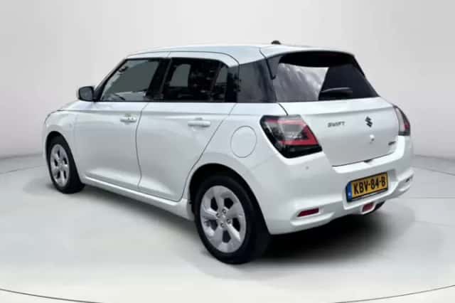 Suzuki Swift (2025) thumbnail 3