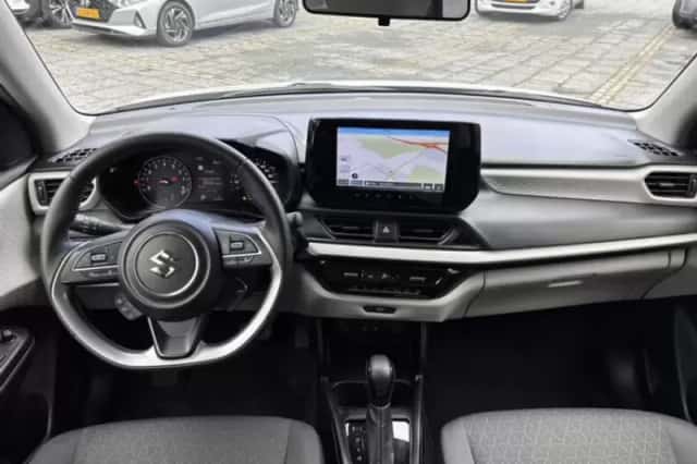 Suzuki Swift (2025) thumbnail 6