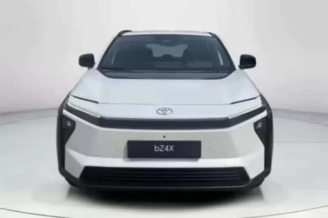 Toyota bZ4X (2026) thumbnail 5