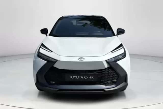 Toyota C-HR (2026) thumbnail 4