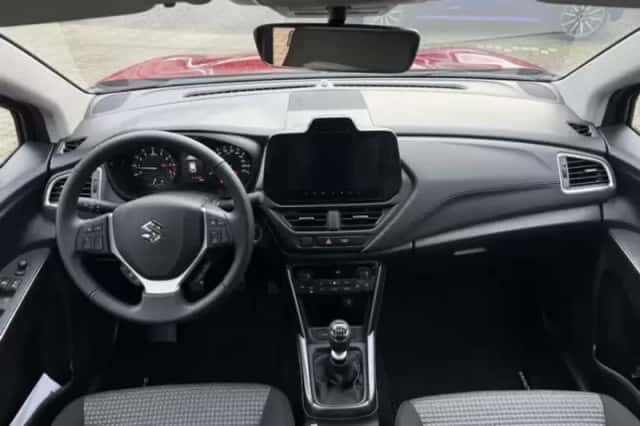 Suzuki S-Cross (2026) thumbnail 6