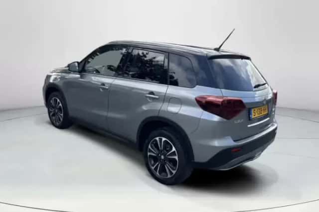 Suzuki Vitara (2023) thumbnail 3