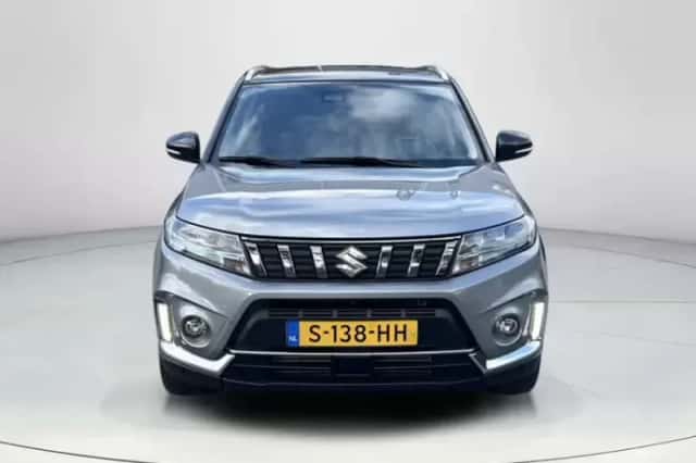 Suzuki Vitara (2023) thumbnail 4