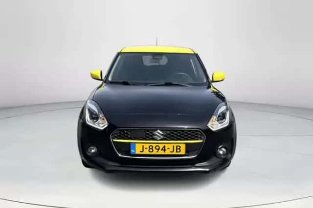 Suzuki Swift (2018) thumbnail 4