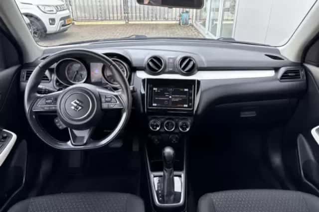 Suzuki Swift (2018) thumbnail 6