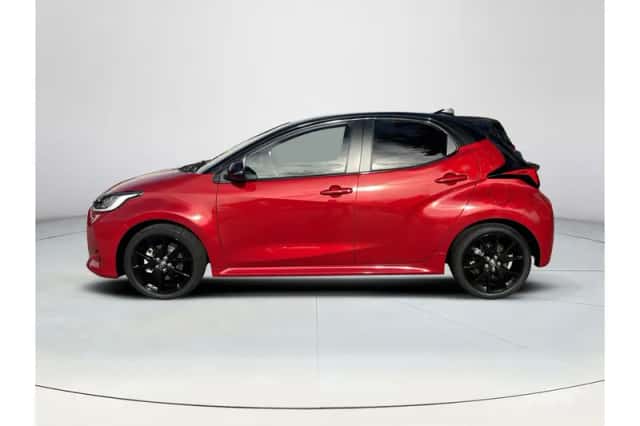 Toyota Yaris (2022) thumbnail 2