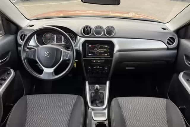 Suzuki Vitara (2017) thumbnail 6