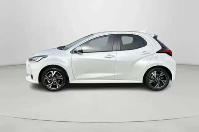 Toyota Yaris (2025) thumbnail 2
