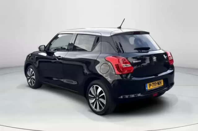 Suzuki Swift (2017) thumbnail 3