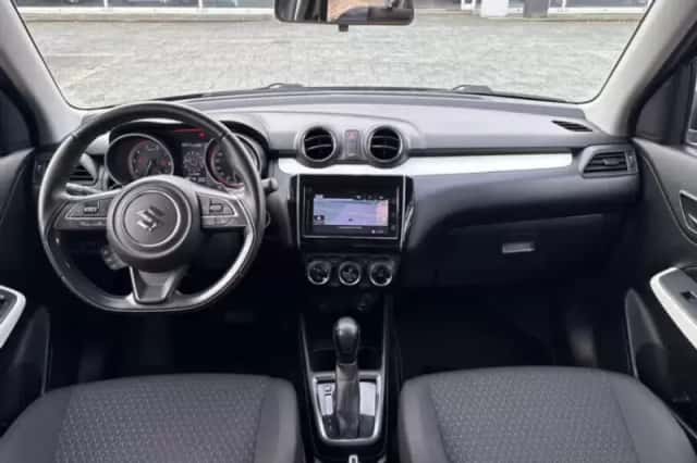 Suzuki Swift (2017) thumbnail 6