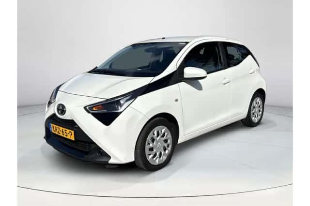 Toyota Aygo (2021) thumbnail 1