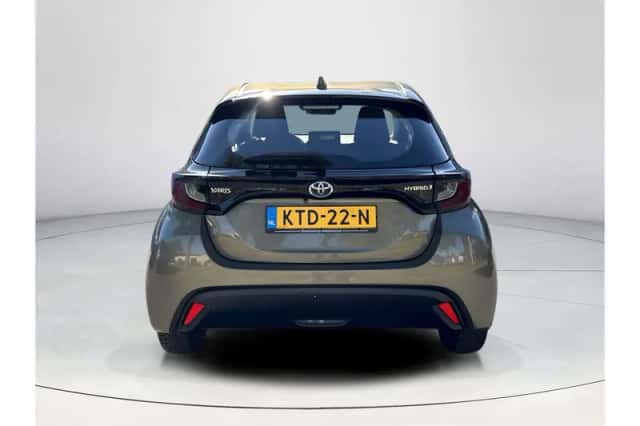 Toyota Yaris (2022) thumbnail 5
