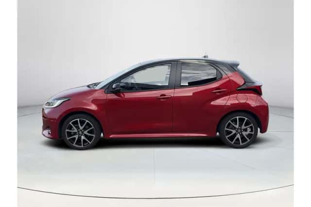 Toyota Yaris (2022) thumbnail 2