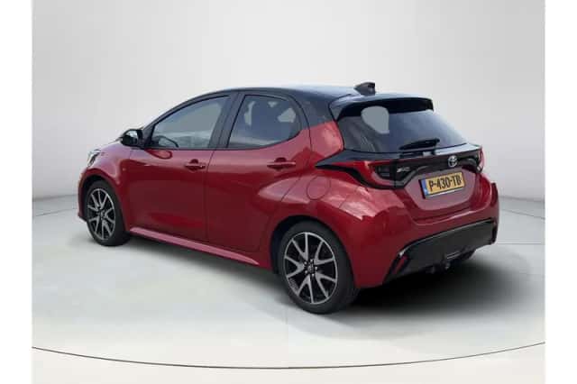 Toyota Yaris (2022) thumbnail 3