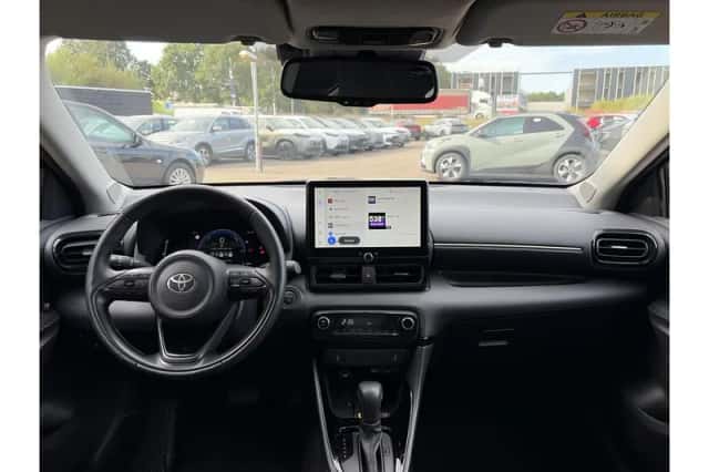 Toyota Yaris (2025) thumbnail 6