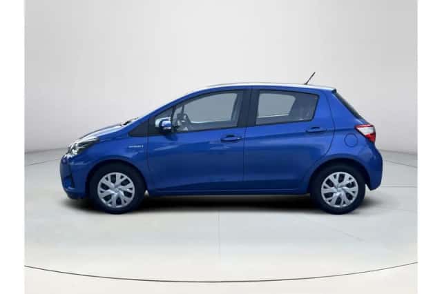 Toyota Yaris (2019) thumbnail 2