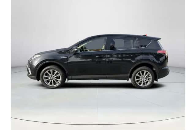 Toyota RAV4 (2018) thumbnail 2