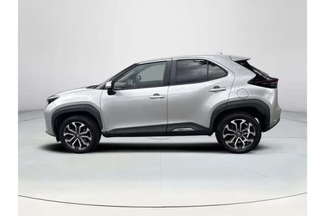 Toyota Yaris Cross (2021) thumbnail 2