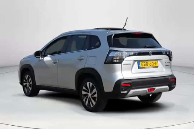 Suzuki S-Cross (2024) thumbnail 3