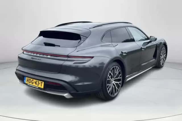 Porsche Taycan Cross Turismo (2023) thumbnail 6